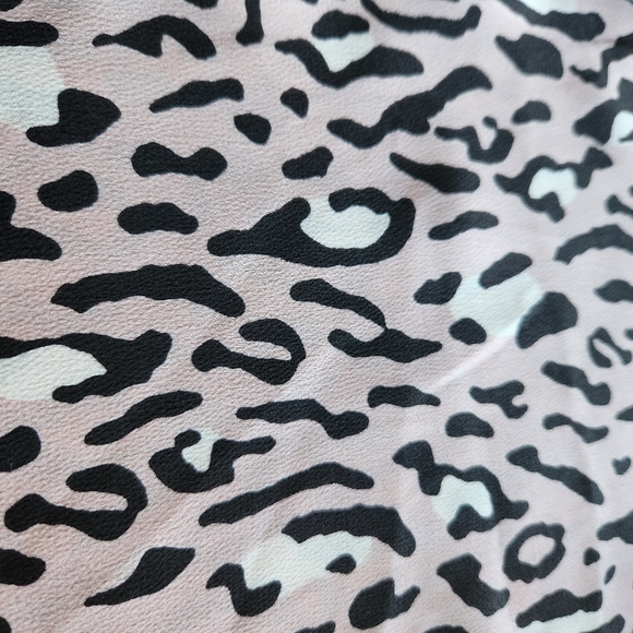 Bar III V-neck animal print top XXS flowy Pink Black White Silky feel Y2K - Picture 7 of 9
